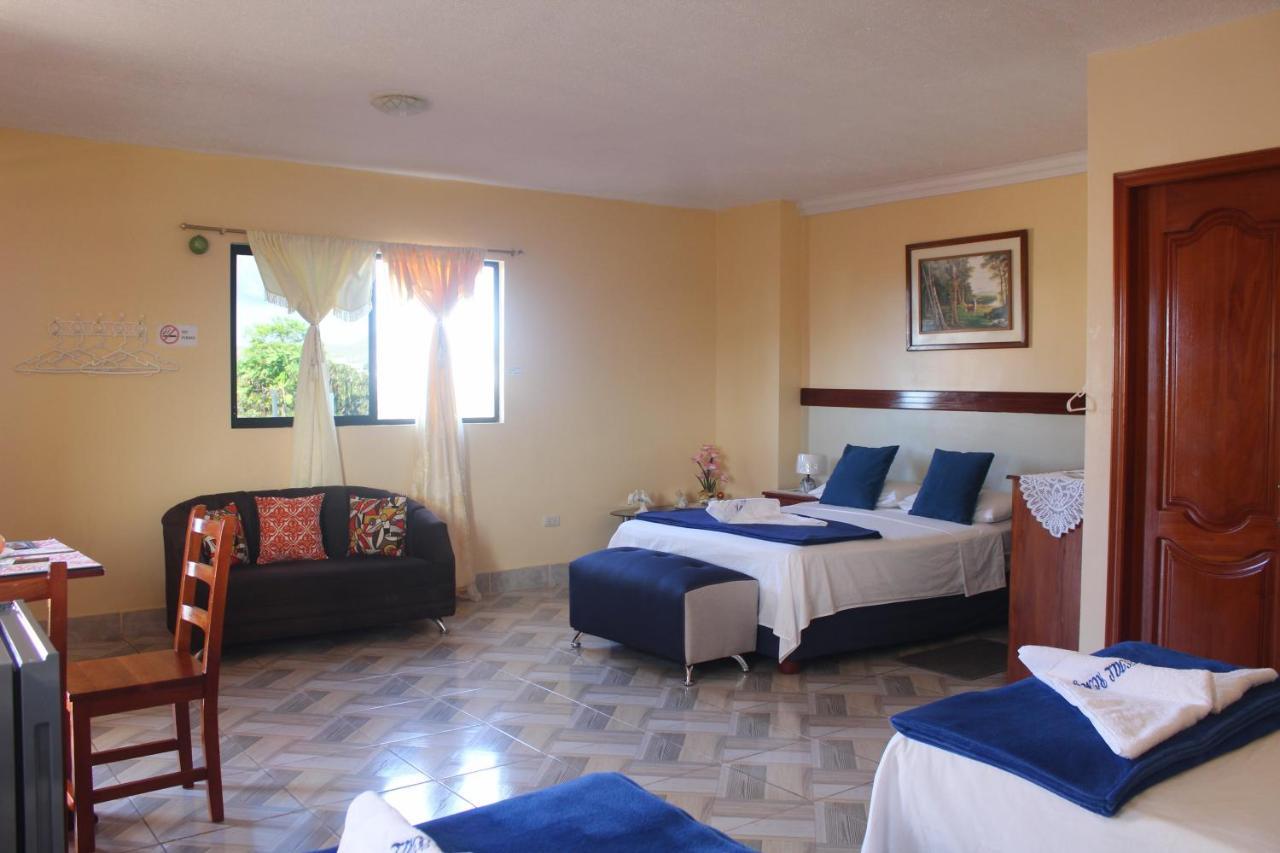 Hostal Romy Puerto Baquerizo Moreno Exterior foto